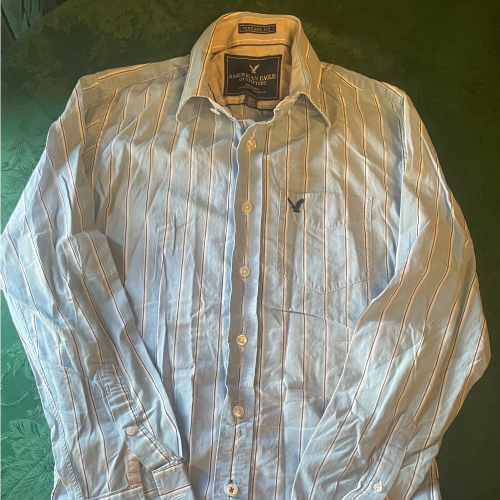 American Eagle Outfitters Button up Shirt Size Small